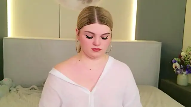 Watch WendyPage live on EroticFlix - High definition streams