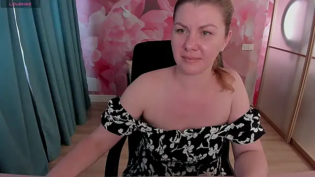 LunaKissesx webcam