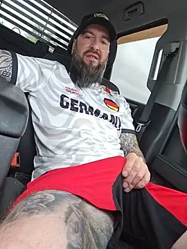 Beardedtattood Live Webcam on Stripchat