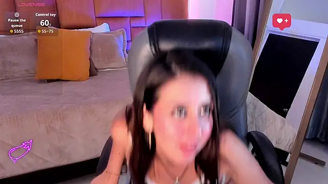 catti_brie (F young) - Lick your fingers for me  🥴