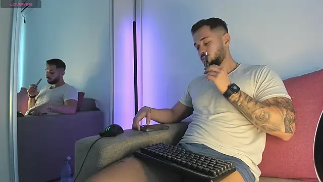 nicholasX1 webcam