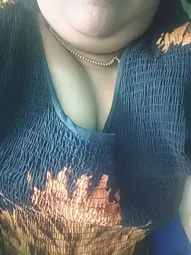 villageanuty (F milf) - Ticket Show