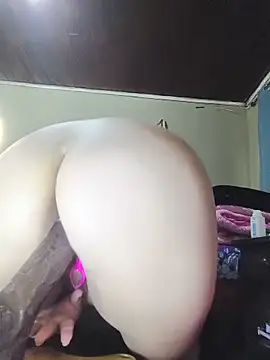 Gatitadiablita35 webcam