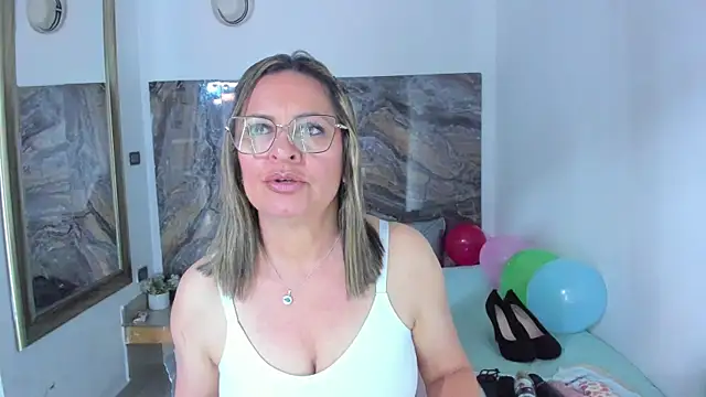 Agatha_Pleasure webcam