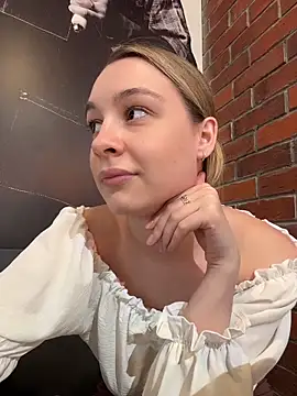 Watch SashaCatt live on EroticFlix - High definition streams