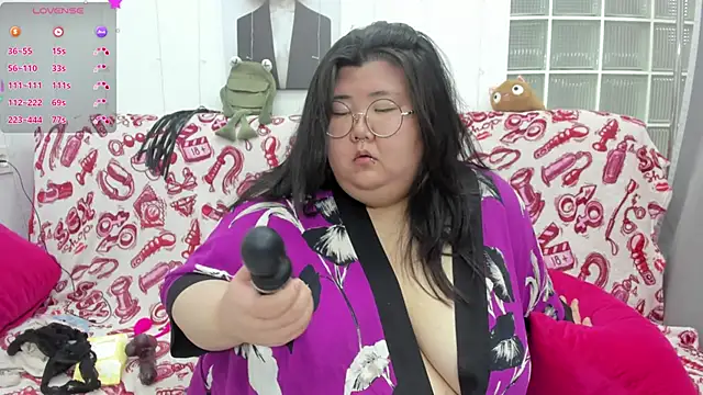 Nadine_asian webcam