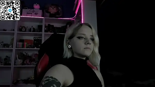 Holy_Mistress_S webcam