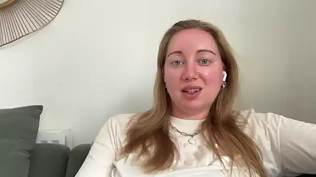 arielsweetieee webcam