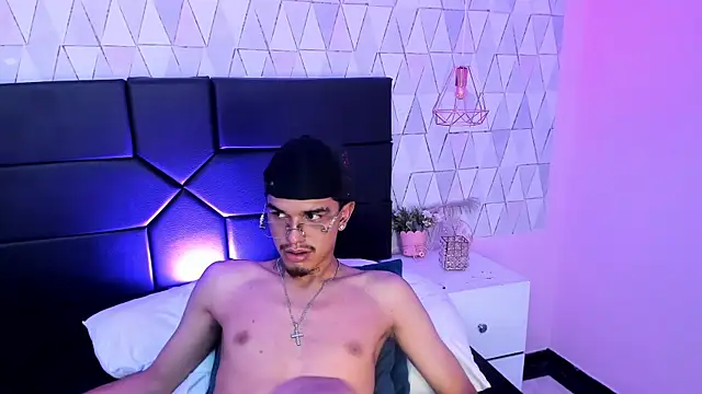 TysonRiggs webcam