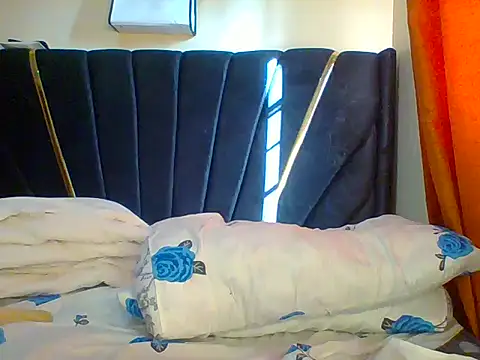 petite_cuteass webcam