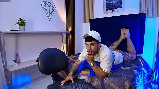 Kyro_Blaze webcam