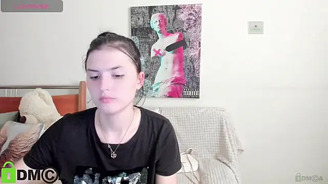 Kira_Devi webcam