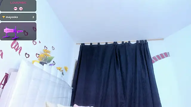 RoxannaBlanche webcam