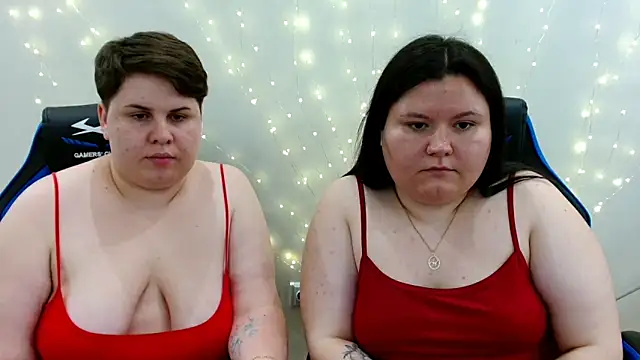 BeckyAndHellen webcam