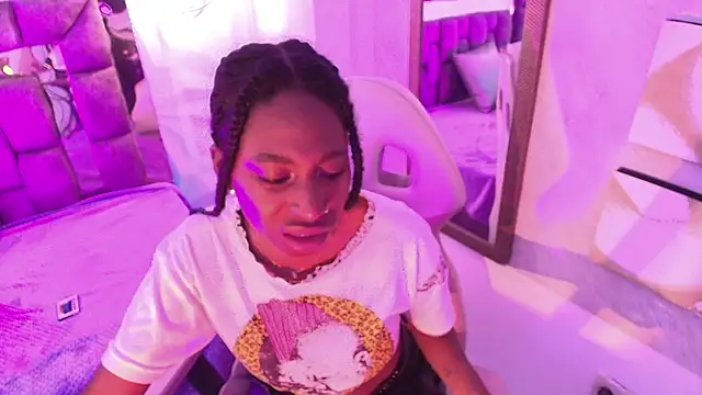 Queen_perla_ webcam
