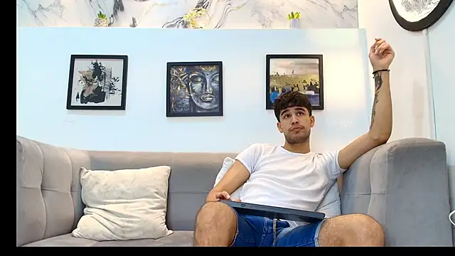 YOUNG_GUYS1 webcam