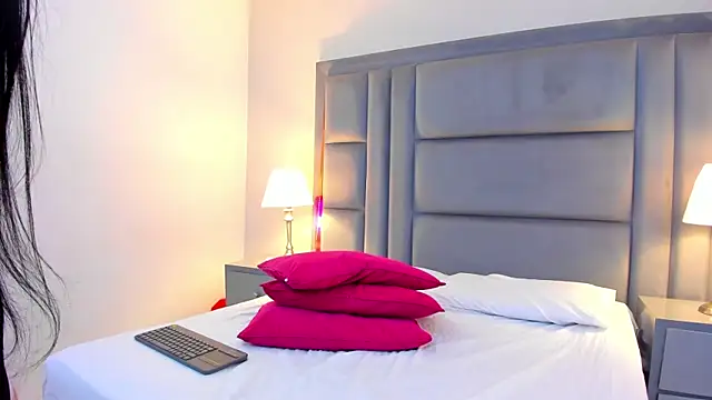KendalFoxx webcam