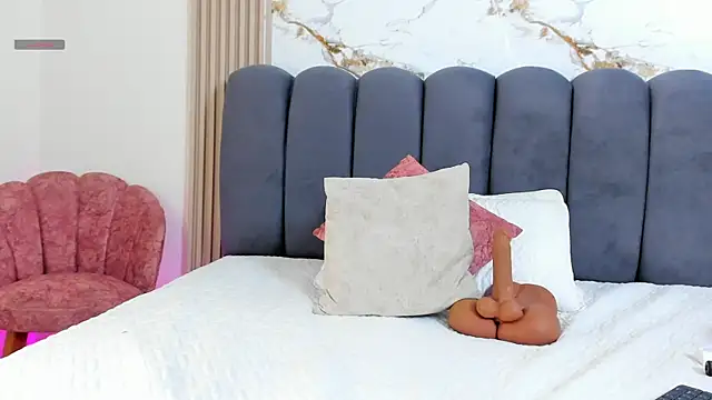 KissMeSara webcam