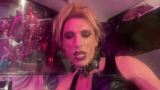 TgirlBrat webcam