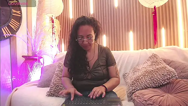 Velvet_Curly webcam