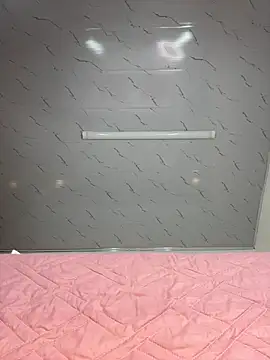 Lila-pinkky webcam