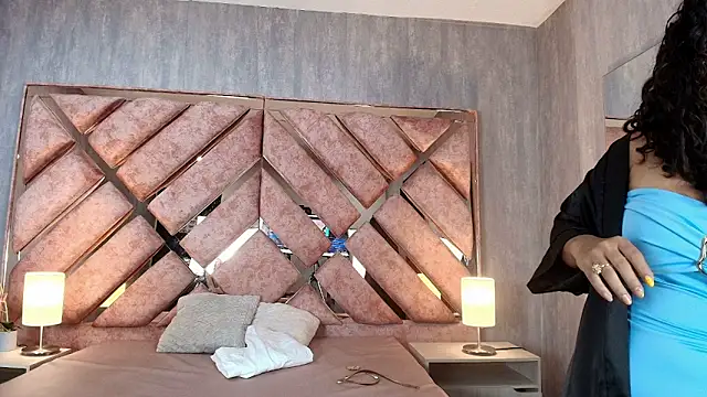 TamaraaHoney webcam