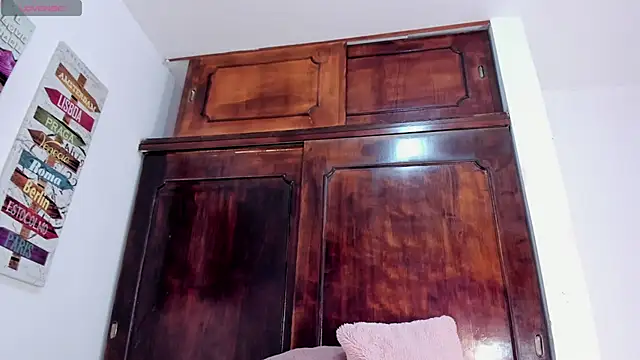 Arianaa_w webcam