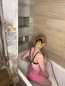 velvet_chaos (Ask my age) - PEEK UNDER THE SKIRT 🥵💦
