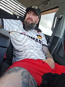 Beardedtattood live sex cam