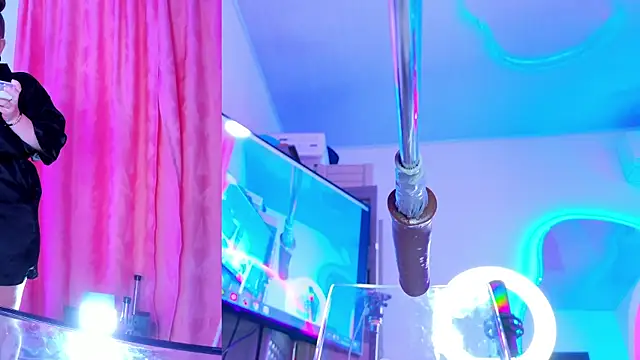 NathaxaLeans webcam