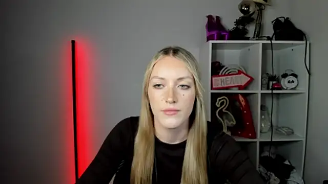 Watch EvelynBlond live on EroticFlix - High definition streams