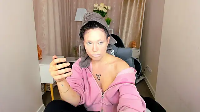 Jena_Mi1ler live cam on StripChat