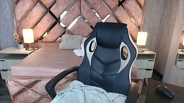 TamaraaHoney webcam
