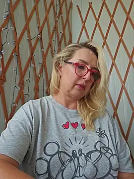Watch MariaRichi_ live on EroticFlix - High definition streams