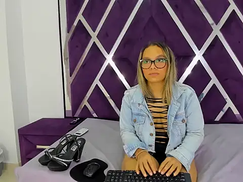 Watch LunaViceht live on EroticFlix - High definition streams