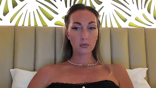 Watch StarryHanna live on EroticFlix - High definition streams