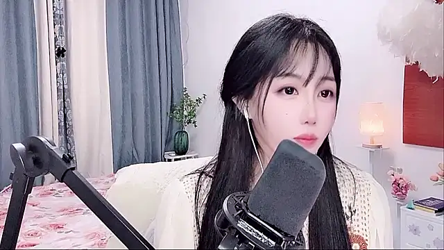 Laura_520 webcam