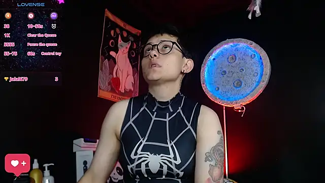 girl_intense444