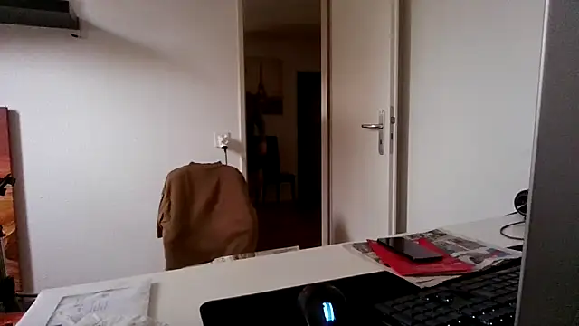 alpha-hunk live cam on StripChat