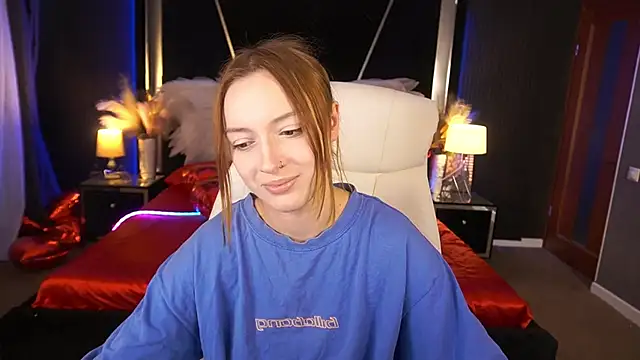 LizzaMoonn webcam