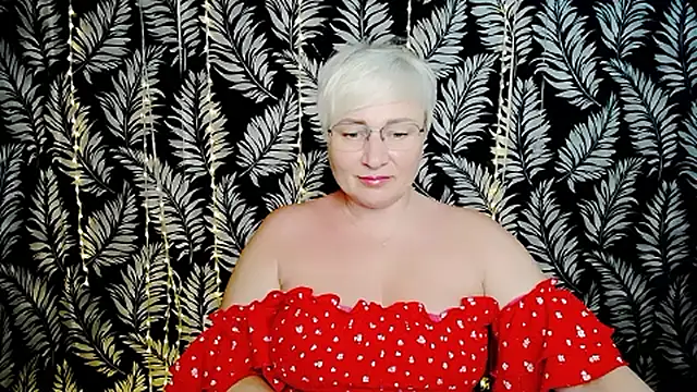 Olivia_playful webcam