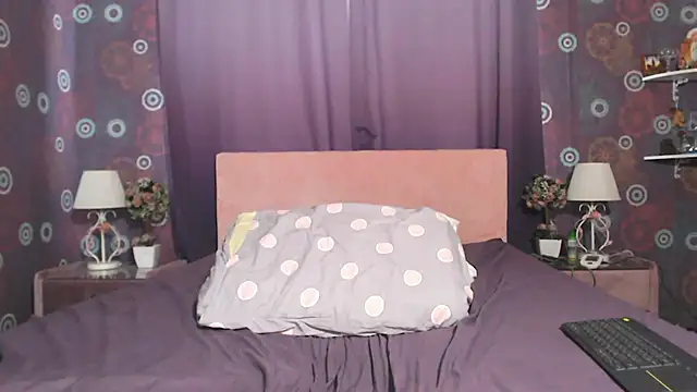 SquirtyAlice webcam