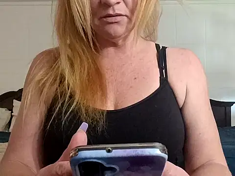 Goldenndoll webcam