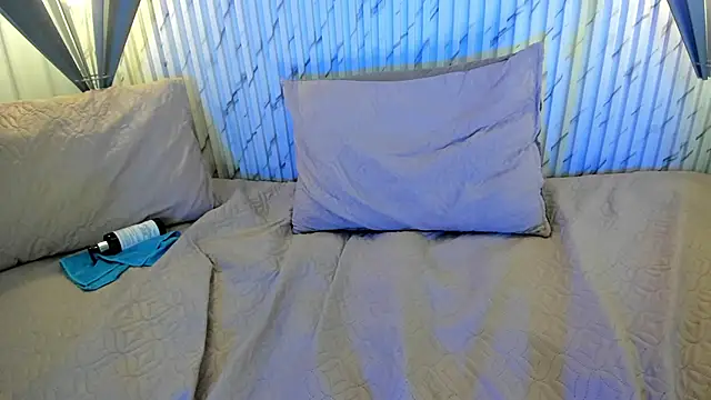 Esmeralda__18 webcam
