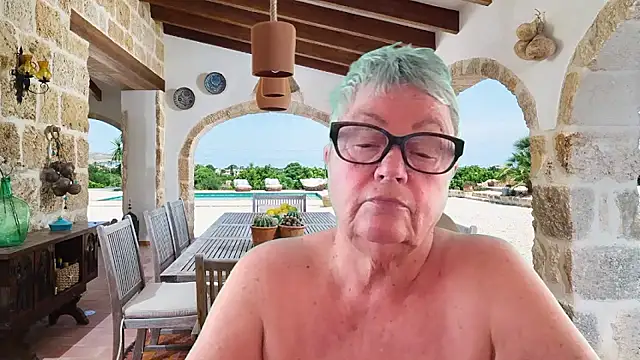 Mystery-Grandmother webcam