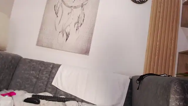 queen_adhara webcam