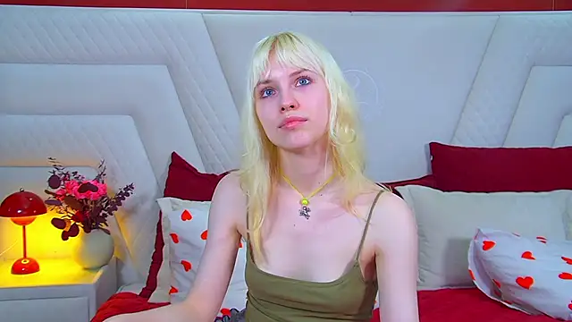 Watch HannahHollis live on EroticFlix - High definition streams