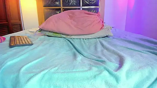 Zoe_sky1 webcam