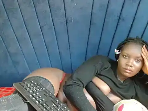Dahlia_Luna webcam