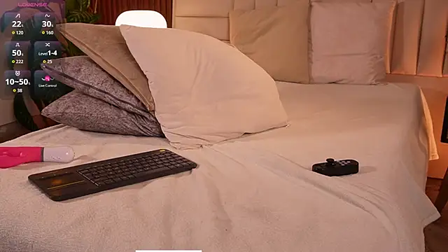 lexiee_grey_ webcam